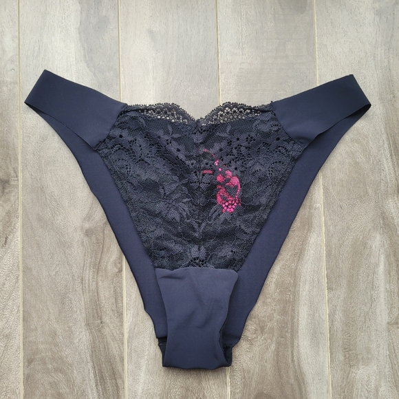 3/30$ La Senza cheeky panty - Picture 1 of 3